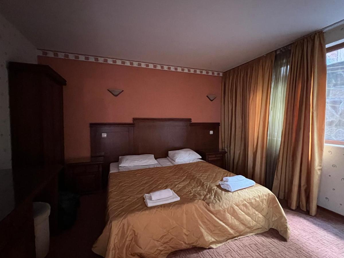 Hotel Bolyari Veliko Tŭrnovo Exterior photo