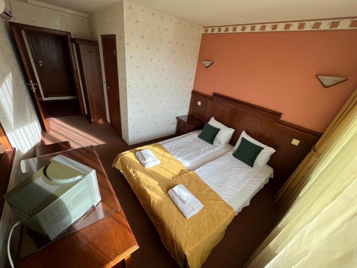 Hotel Bolyari Veliko Tŭrnovo Exterior photo