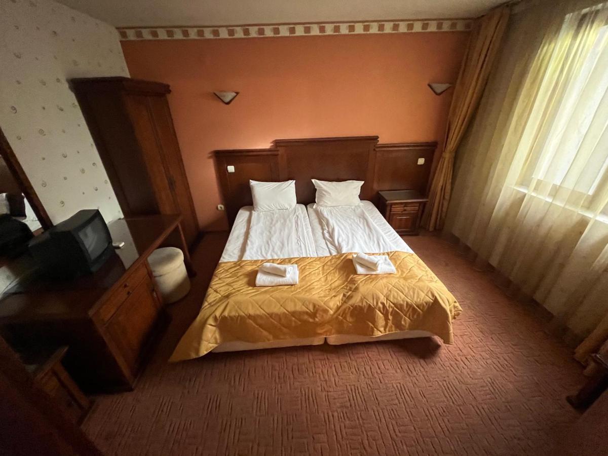 Hotel Bolyari Veliko Tŭrnovo Exterior photo